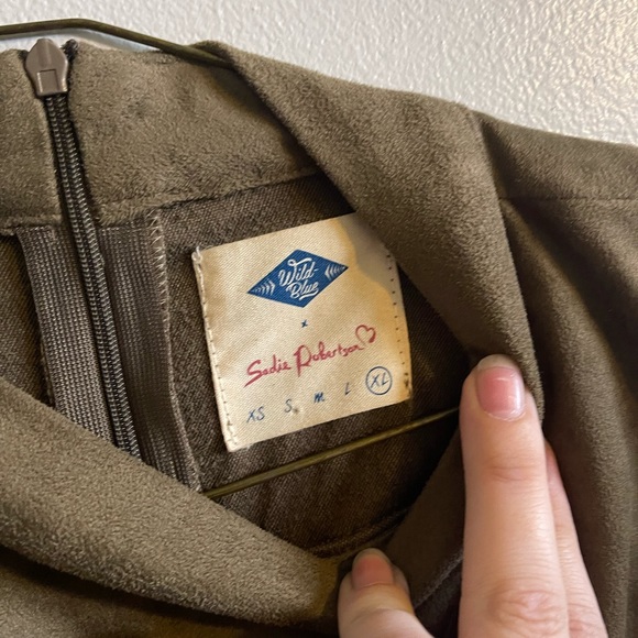 Wild Blue Sadie Robertson Sleeveless Top - Picture 6 of 8